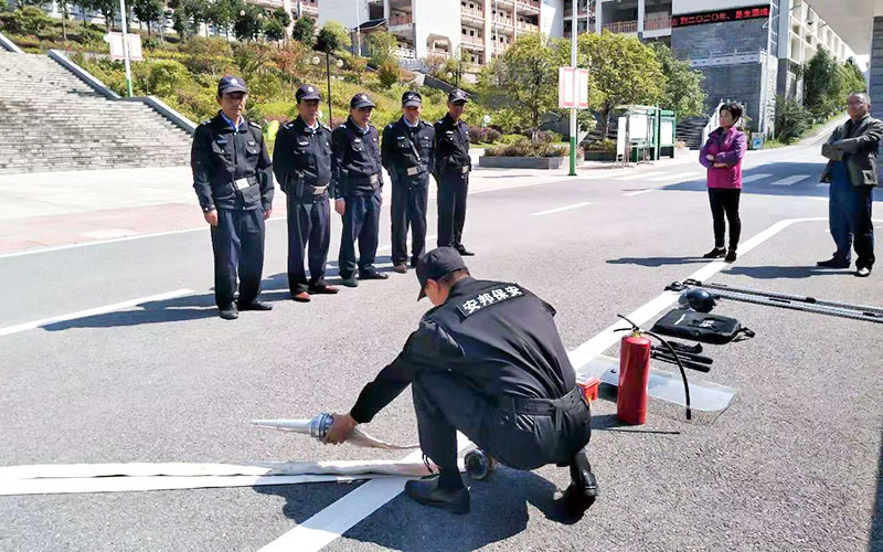 龙凤初中.jpg