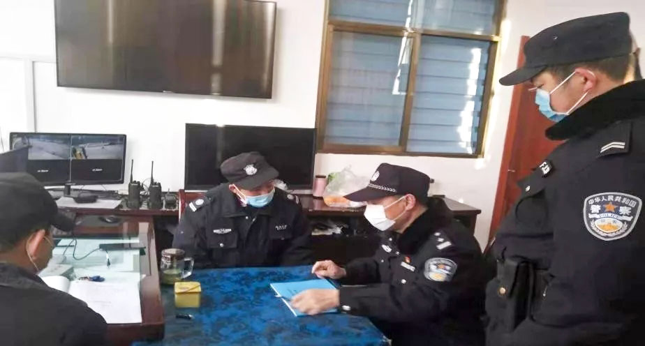 张军带领的执勤组迎接上级检查