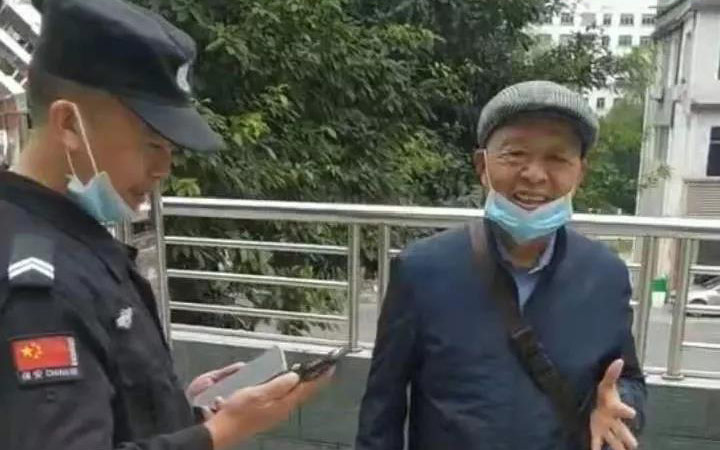 保安拾金不昧暖人心