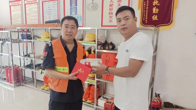 公司工会开展“夏季送清凉”活动