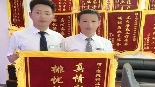 花硒谷独居老人家中摔倒， “临时家属”毫不犹豫全程陪护
