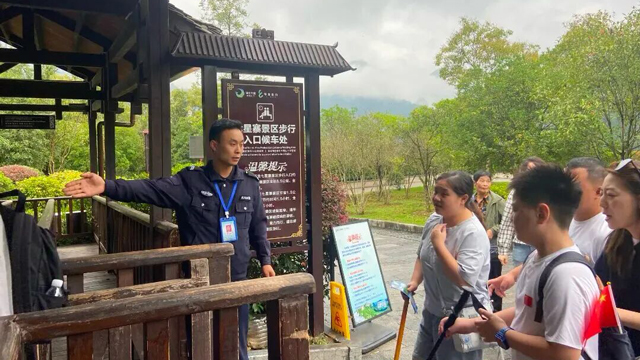 双节同庆，守护不打烊