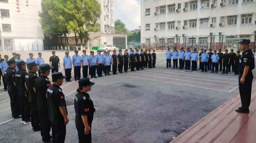 以训赋能护校园 筑牢平安防护墙｜安邦保安开展秋季学期校园安全专项培训
